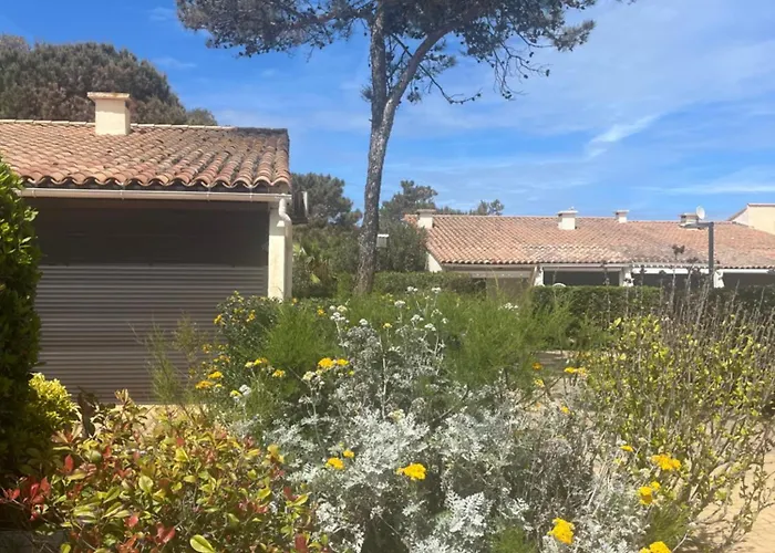 ゲストハウス Begood'iz Naturiste Independant Au Calme Au Coeur Du Village